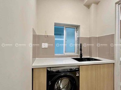 The private washing machine studio - the Republic Etown elevator