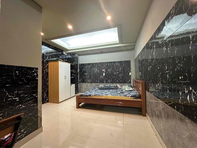 ground room - full interior - Right here