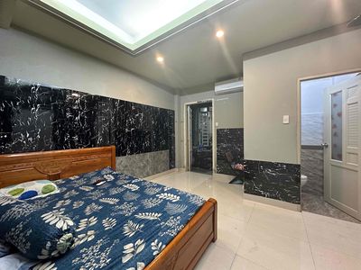 ground room - full interior - Right here