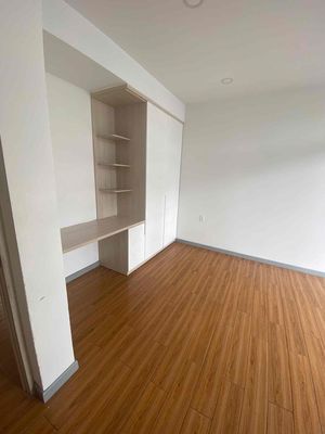 Rent an internal Lạc Long Quân 6 x 12 ground 2 floors
