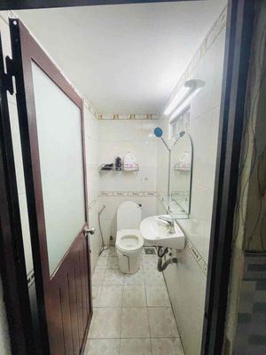 2 P Central House 2 toilets across from vincom