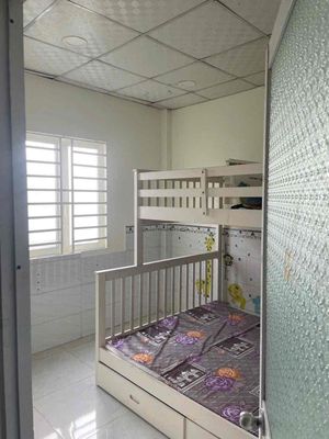 Rent a new house, paint it for two bedrooms and two toilets for 6 million a month.