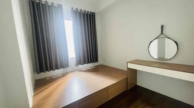 Three bedrooms. Two-three-three M2s for eight million. Ten million months.