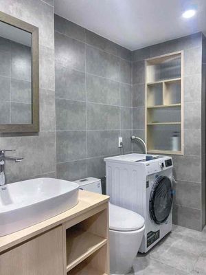 The Dv penthouse is a full new interior bandol on Hậu Giang District 6