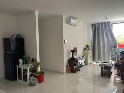 There's a couple more Precia bedrooms for rent, two for rent.