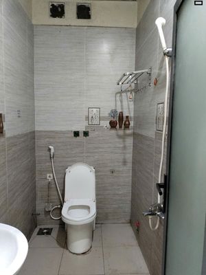 The new room is missile, private bathroom, changing the machine, fingerprint lock.
