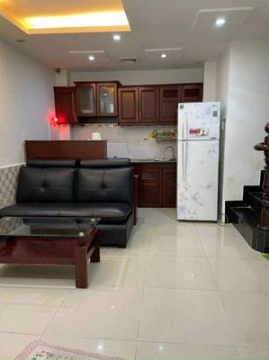 The square root of 1 M 2 floors Lê Thị Riêng, Bến Thành, District 1 - 14 million a month.