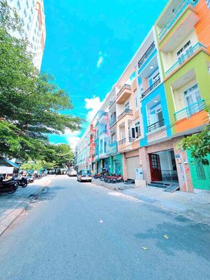 4th floor rented - 4 x 16-5 bedroom, 4 toilets 12 meters down the 12th floor Star Rolls District 8