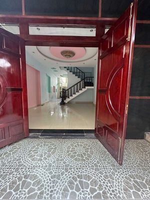 Rent the nnc, alley, four bedrooms, three toilets.