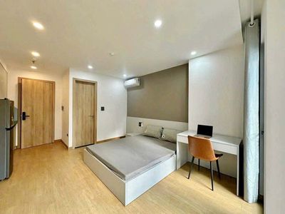 Rent the cool balcony studio right in District 10, full interior
