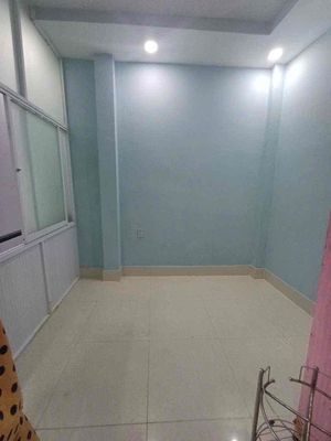 Rent the original four x 14 meters, two stories, three bedrooms plus two toilets, Lê Văn Thọ