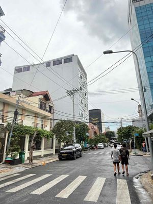 Rent a house a dead-end street that fits business.
