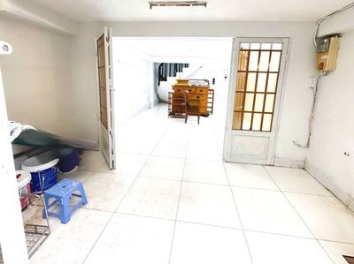 Four X16s. Three bedrooms. Ground floor. The furniture. Nguyễn Văn Công(7) 3 Gò Vấp
