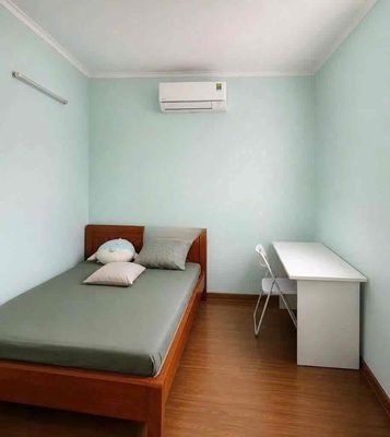 Rent the original house with the interior, 4 x 12 meters, 2 floors, 3 bedrooms/2 toilets