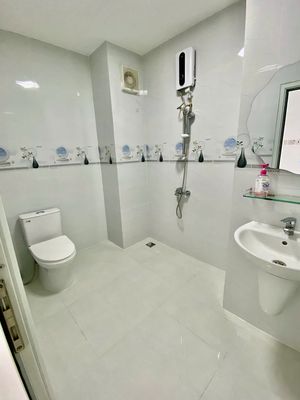 It's the owner who rents Chung cư Thế Kỷ 21, 86 ports, 204 25, Bình Thạnh.