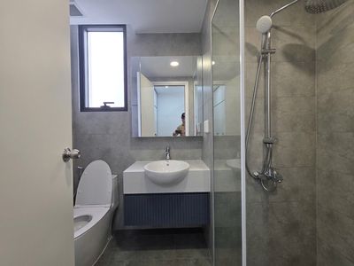 The Victoria Village apartment is two bedrooms per two. New toilets 100% in right here, high-end furniture.