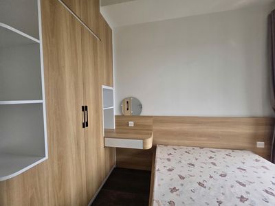 The Victoria Village apartment is two bedrooms per two. New toilets 100% in right here, high-end furniture.