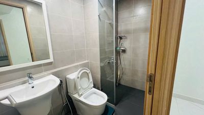 Rent 52 meters plus a toilet. Lovera full interior, cool view at 3.5 million.