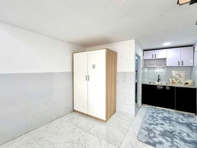 ENCOM has been built at the intersection of four societies, peace near the shower.