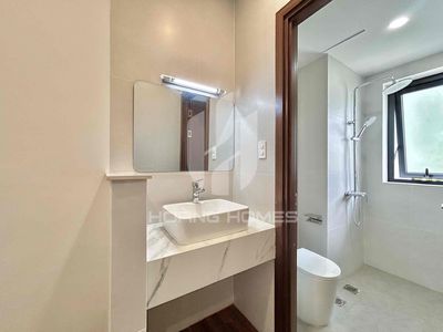 Mini Levels Near The Global City