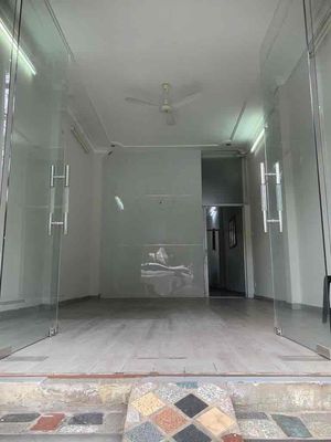 5th floor car alley  cmt8712 District 10-4 x 20 m-4 bedroom 6 toilets- credit 39 million