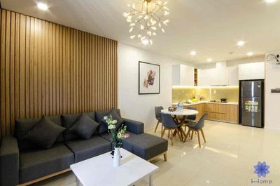 Rent the Orchard Parkview apartment. Three bedrooms. Two toilets. 85 meters by GD Park.