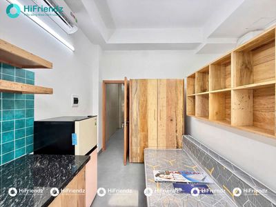 The new construction apartment is 100 percent voluntary - full advanced interior - close to University huit