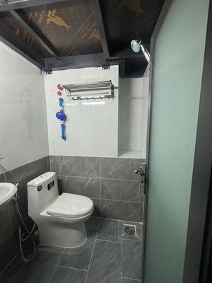 rents the full-in-the-clock apartment to 301 Vườn Lài, An Phú Đông.