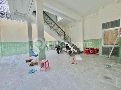 A student's room right at Tô Ký near the middle cvpm