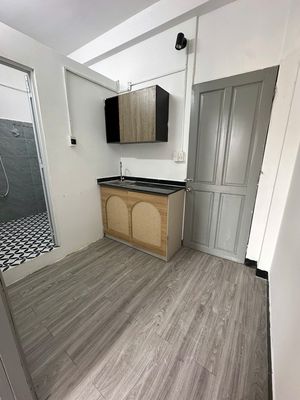 Rent a super-size room 35 meters wide.