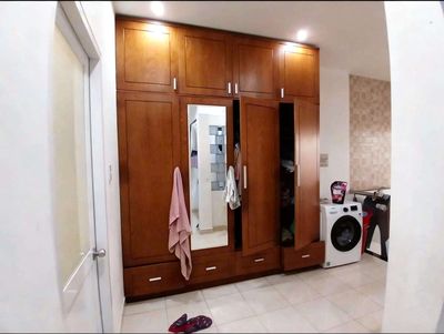 Rent a cheap cash house. Three bedrooms, two toilets.