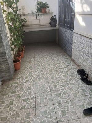 Rent a cheap cash house. Three bedrooms, two toilets.