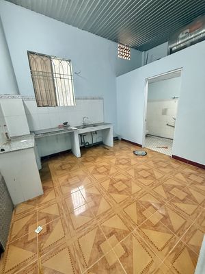 The house is clear! 7 meters of oil, 2 plates, 5 x 15 meters, 2 bedrooms, 2 toilets