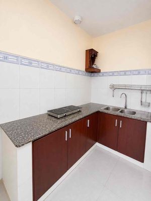The owner needs to rent the apartment of Mã Lò, 40 meters, balcony one bedroom, one toilet.