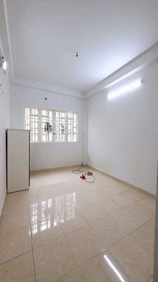 Rent a 3M alley, Đoàn Văn Bơ, 710, 4.5 million.