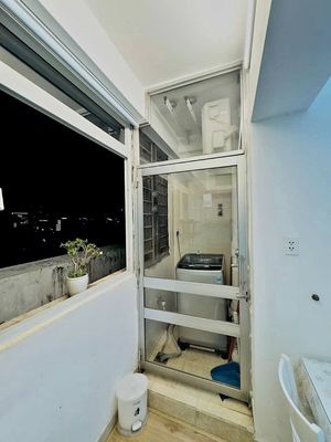 Rent the studio apartment at H3 Hoàng Diệu district 4 price: Nine million a month.