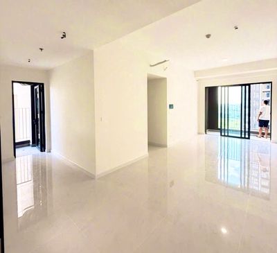 Rent apartment 2 bedrooms - Victoria Village upper level, modern space