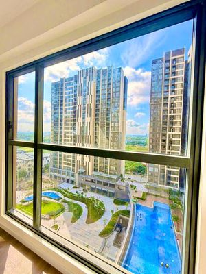 Rent apartment 2 bedrooms - Victoria Village upper level, modern space