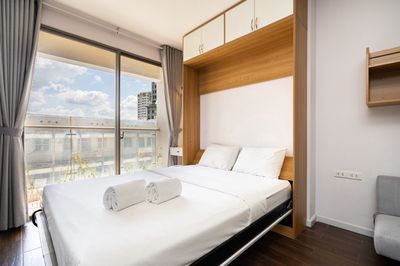 Rent ot Masteri Millennium district 4; A modern room of Full Seven.
