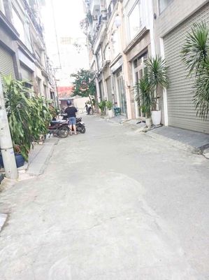 We need to rent the house. 4YY 15 Tân Bình area 4.5 x22
