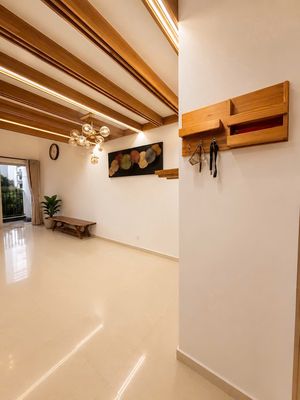 The price is super good-three Vista Verde 135 M2 full interiors cost only 23 million.