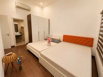 The price is super good-three Vista Verde 135 M2 full interiors cost only 23 million.