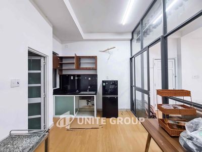 One room with 65 M2 super wide right in Phan Xích Long elevators.