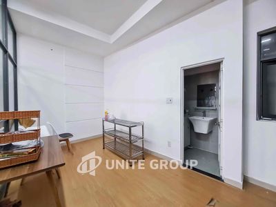 One room with 65 M2 super wide right in Phan Xích Long elevators.