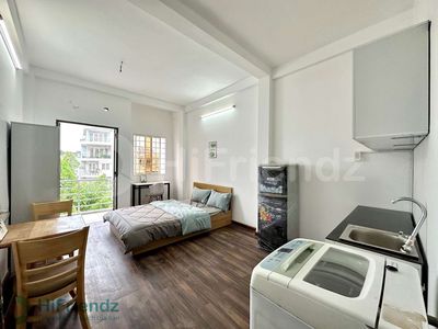 Rent the apartment with a window balcony, 28 meters wide, Lý Thái Tổ District 10