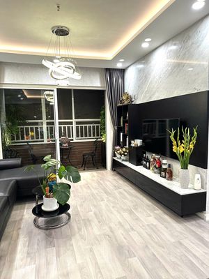 Rent apartment 3 bedrooms, 2 toilets, 140 meters 2 at Lữ Gia Plaza, 15 million vnd