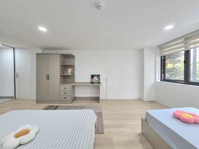 Rent the apartment. Two bedrooms in the most modern airport.