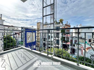 The full balconies, the kitchen window, the new New Year's bedroom.