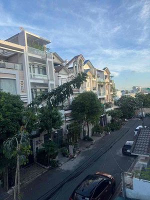 Phú Thuận street street district 7