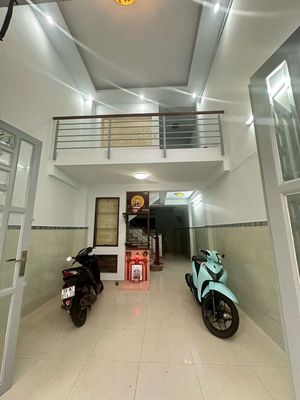 5th floor wide open alley